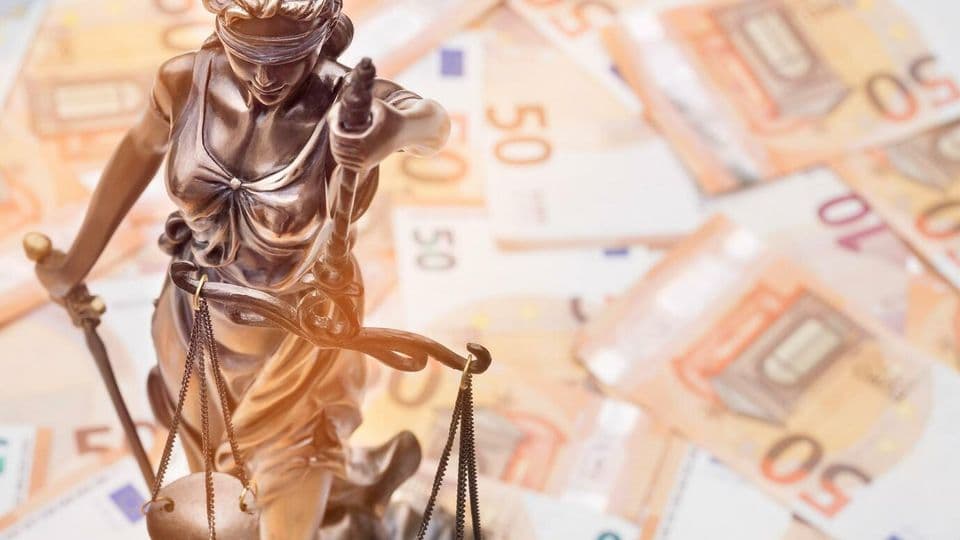 Betrieb gibt ehemaliger Mitarbeiterin monatelang keine DSGVO-Auskunft: Laut Urteil vom LAG Hamm bekommt die Frau deshalb 1.000 Euro Schadensersatz.