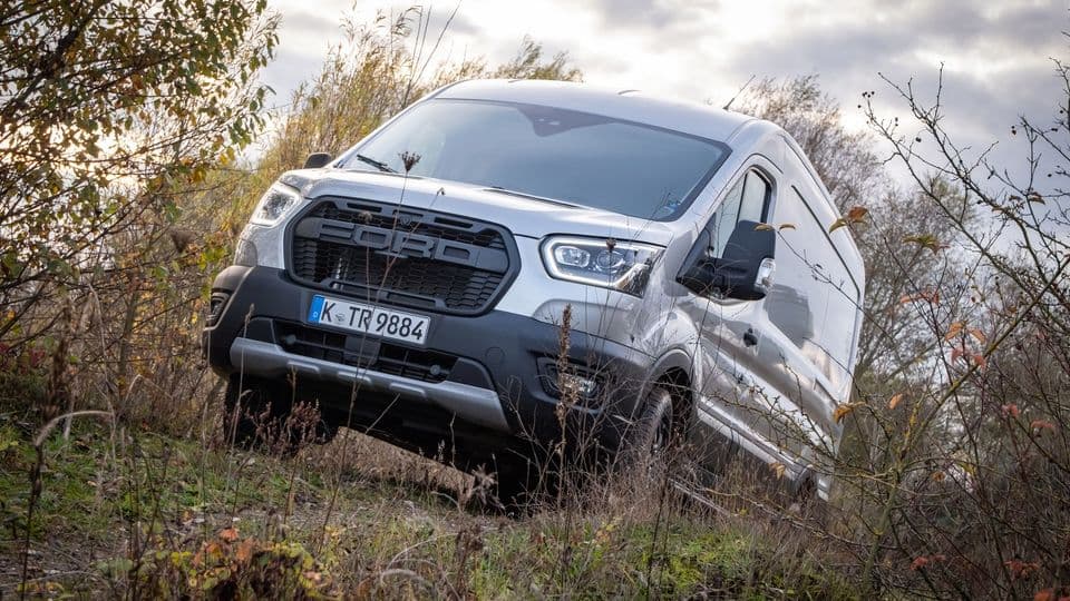 Kunde in Sibirien?: Der Transit Trail 4x4 ist für Einsatzgebiete geschaffen, die sich rein mit der Vorderachse nicht bewältigen lassen.