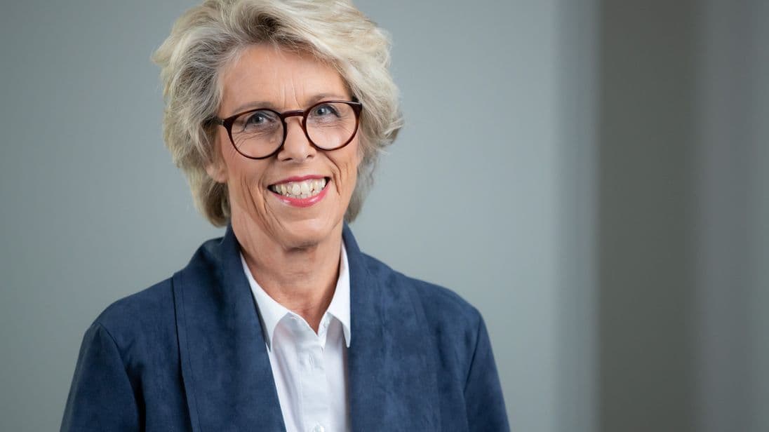 Christiane Schönefeld ist seit 2023 Vorsitzende der Kommission.