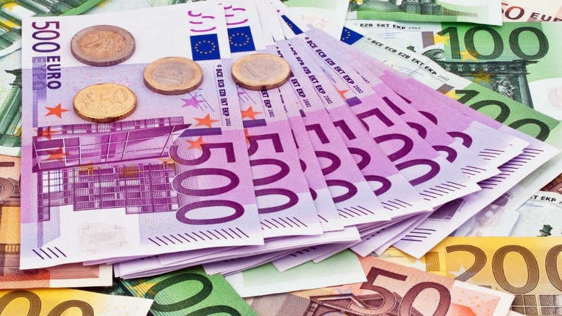 Viele Euro Geldscheine der EuropÃ¤ischen Union.