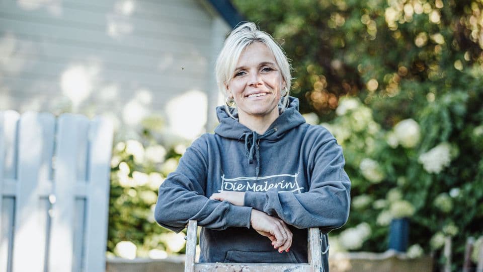 Schätzt den täglichen Kontakt zu Kunden, Kollegen und dem Team: Malermeisterin Jessica Hansen.