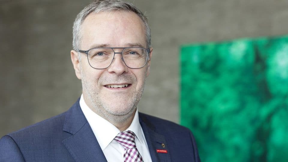 Hat seit 1. Januar 2023 das Amt des ZDH-Präsidenten inne:  Dachdeckermeister und Diplom-Hochbauingenieur Jörg Dittrich.