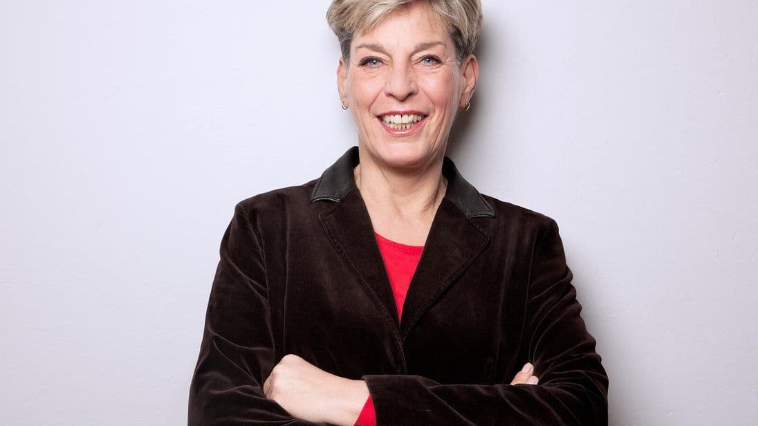 Wer Berufsbekleidung kauft, muss sich um die ganze Logistik selbst kümmern. Laut Sabine Anton-Katzenbach ist das ein Nachteil, weil das Zeit und Geld kostet.