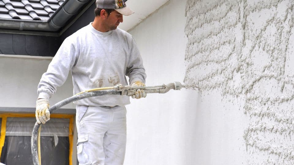 Ein Handwerker hatte mit Privatkunden Innen- und Außenputzarbeiten an einem Neubau vereinbart: Laut Bundesgerichtshof war der Vertrag kein Verbraucherbauvertrag.