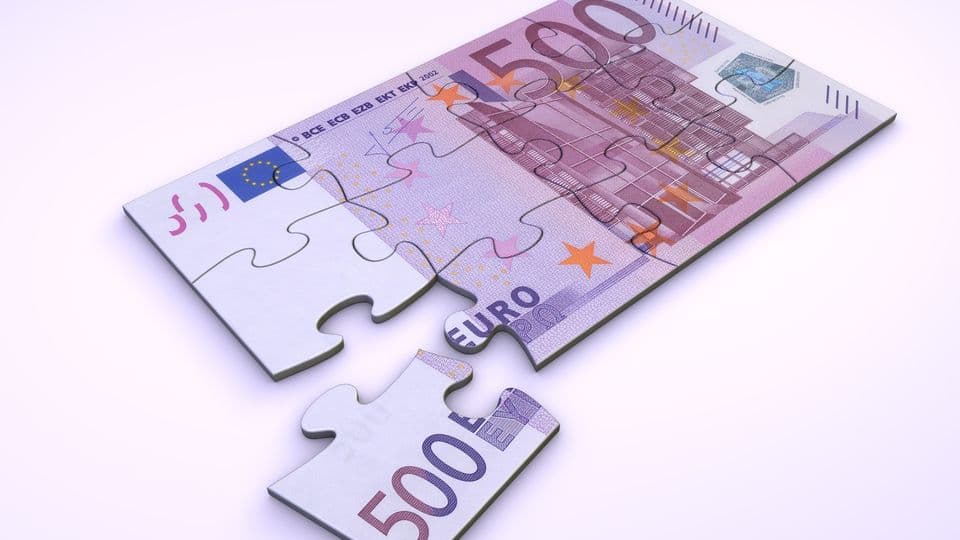 500 Euro note as puzzle - one piece seperately