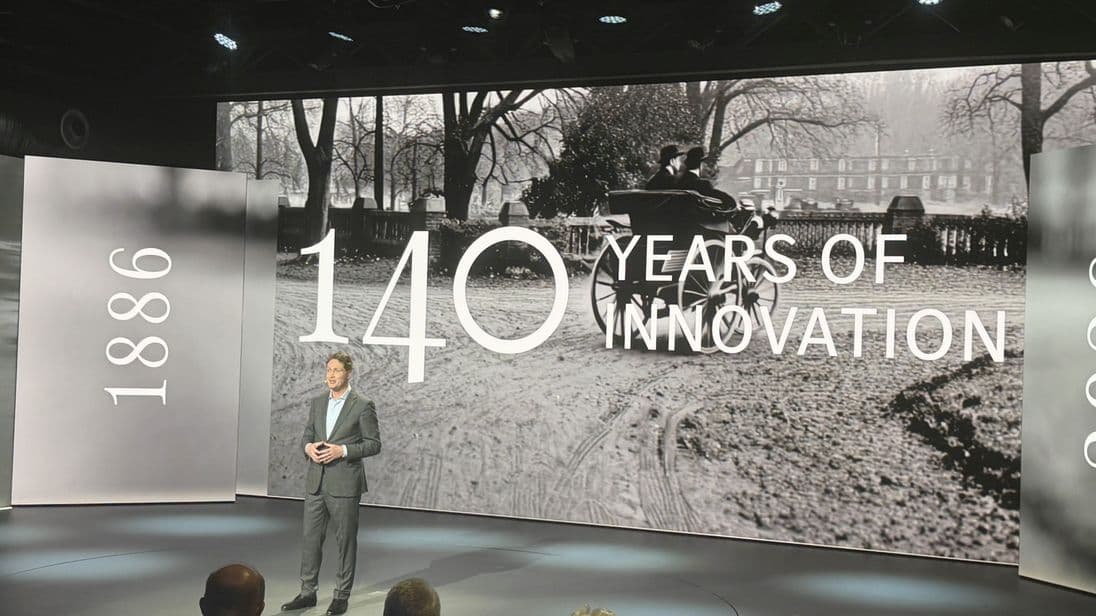 Ola Källenius, CEO von Mercedes-Benz, bei der Weltpremiere des  VLE  in Stuttgart.