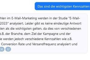 Auf Nachfrage verrät die KI, welches die wichtigsten Kennzahlen im E-Mail-Marketing sind.