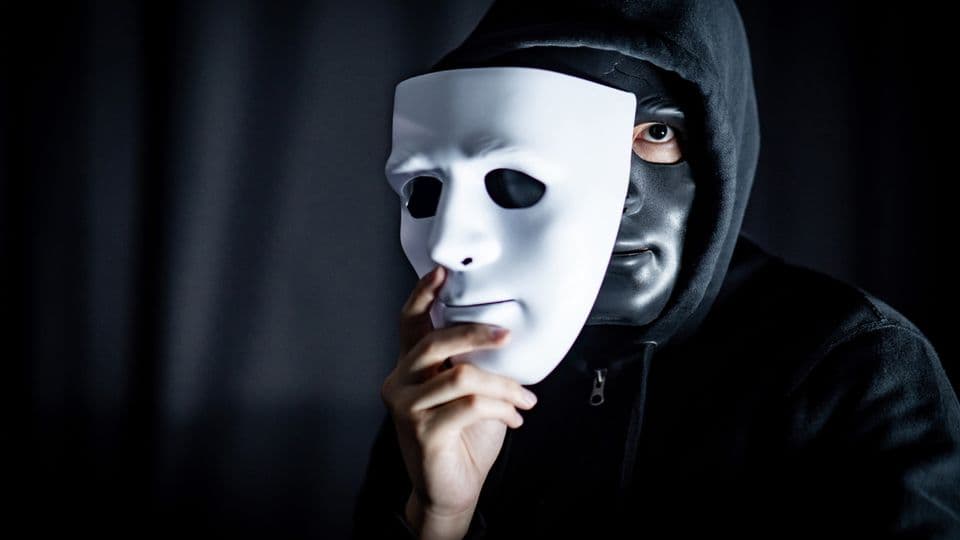Anonyme Anzeige: In Meldeportalen für Steueranzeigen können sich Hinweisgeber anonym einloggen und Fragen des Finanzamtes beantworten.