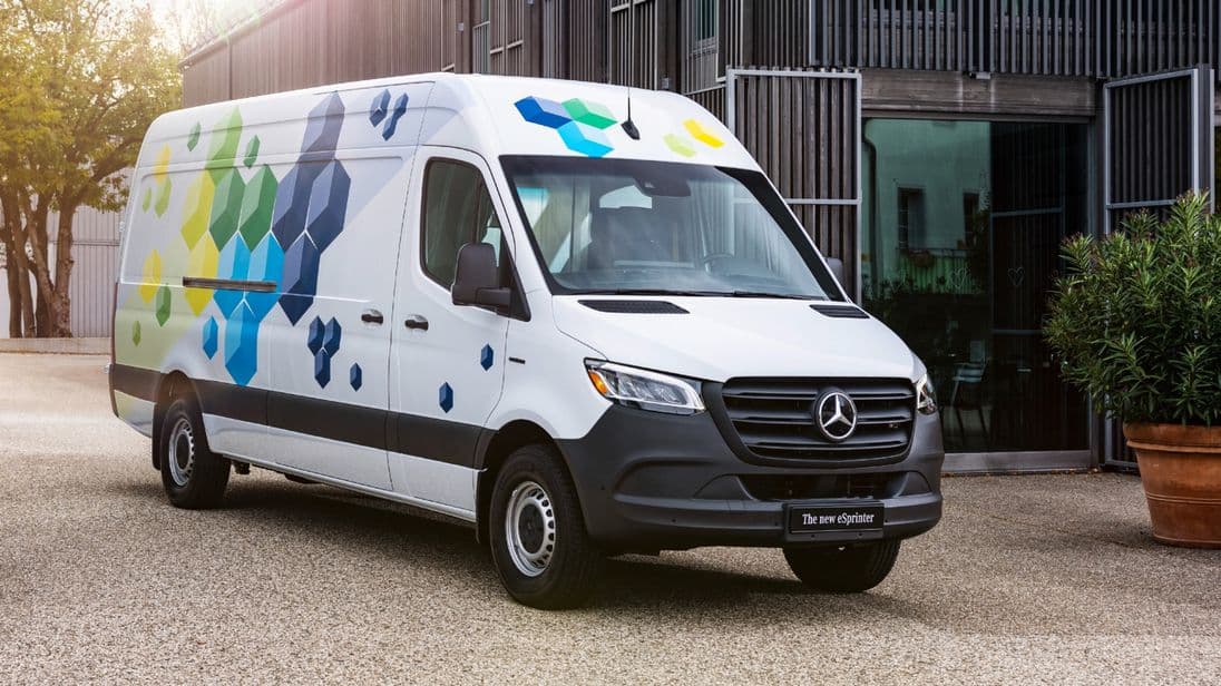 Der Mercedes E-Sprinter hat eine Reichweite von bis zu 484 Kilometern.