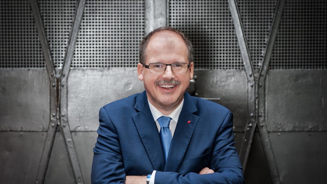Körzell ist seit 2014 Mitglied im Bundesvorstand des Deutschen Gewerkschaftsbundes (DBG).