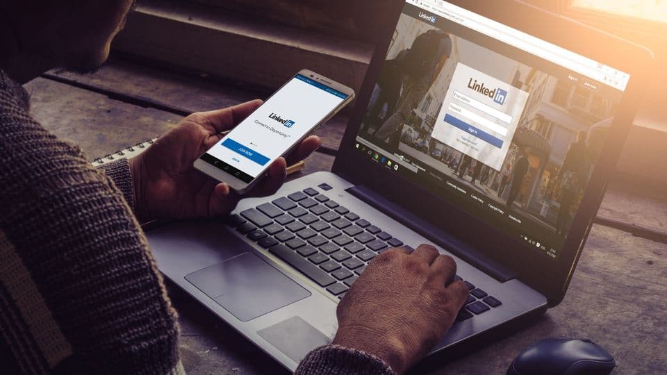 Wer auf LinkedIn aktiv werden will, sollte vorab eine Strategie entwickeln. Auch für Handwerksbetriebe bietet das Netzwerk Chancen.