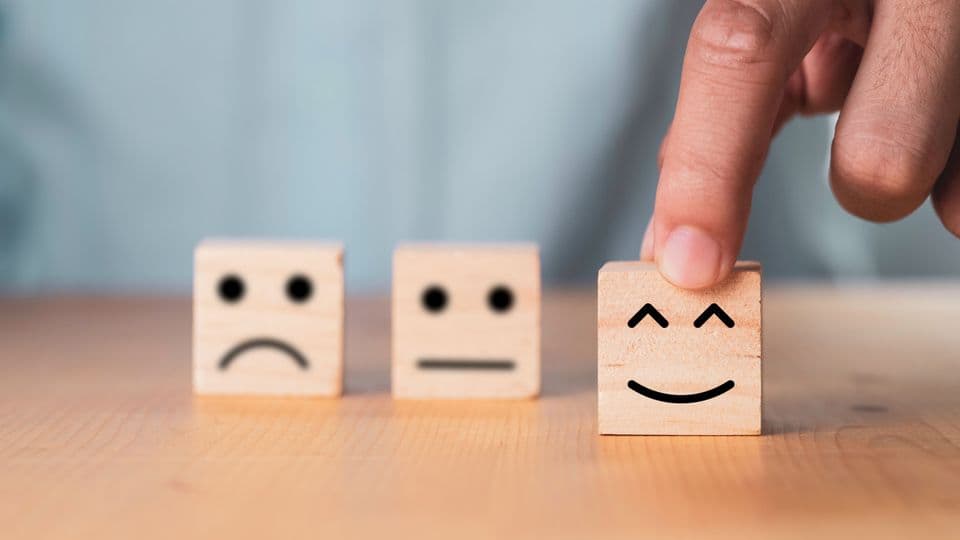 Meckern raubt Energie: Ein Experte gibt drei Tipps, wie Sie es aus dem  Mecker-Modus raus schaffen.