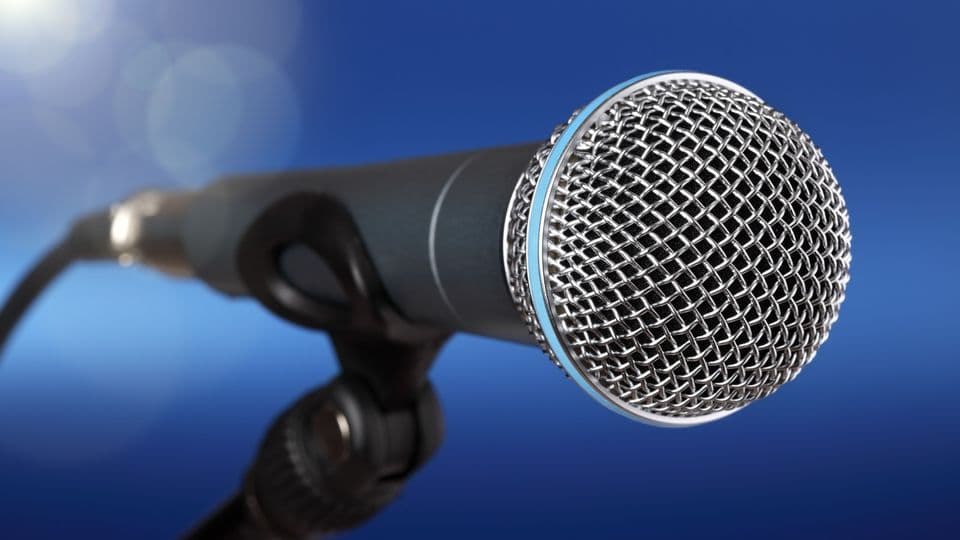 Mikrofon
Spot light on a microphone on stage