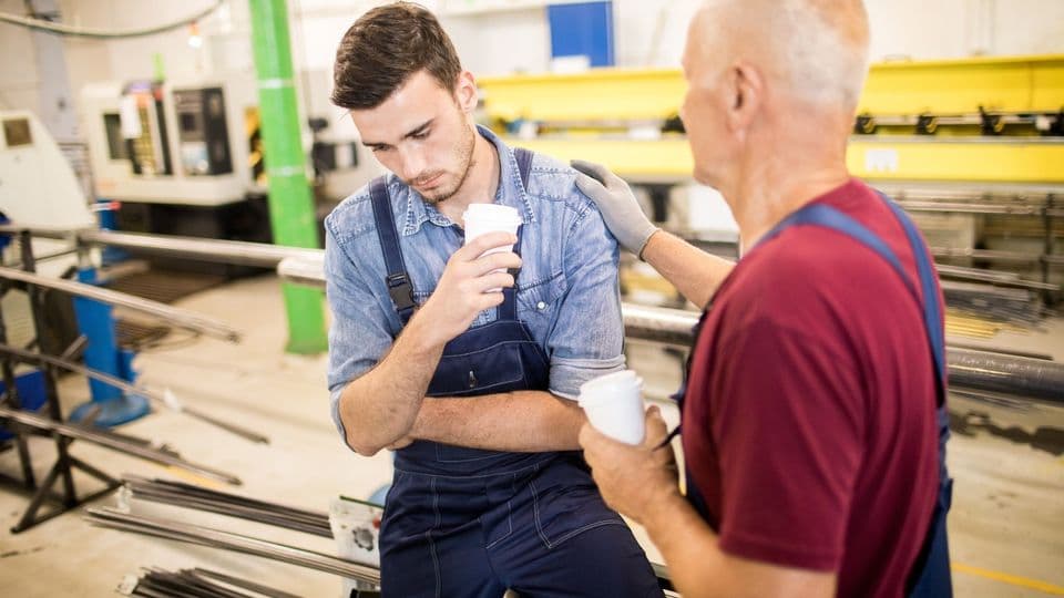 Mitarbeiter verunsichert? Mit guter Führung können Sie sie stärken.