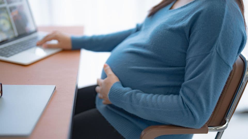 Fehlender Mutterschutz für Selbstständige: Laut IKK classic ist das eine Barriere für Frauen, die eine Selbstständigkeit oder Unternehmensgründung anstreben.