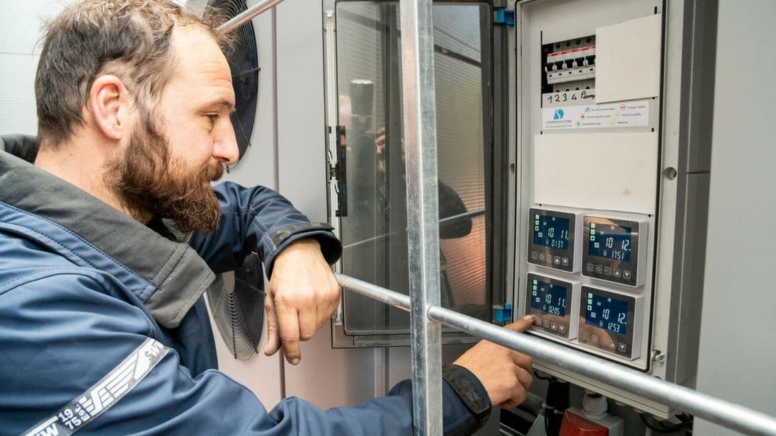 Die 50-KW-Variante arbeitet mit komplexerer Steuerungstechnik und internem Glykol-Kreislauf.