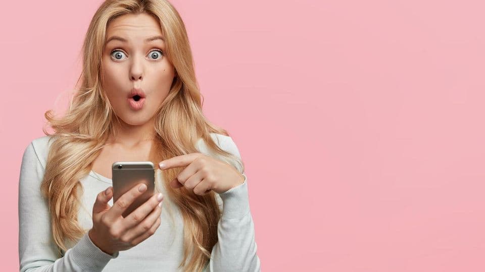 Privates Smartphone als Gehaltsextra? Kein Problem, wenn der Arbeitgeber das Gerät dem Mitarbeiter abkauft.