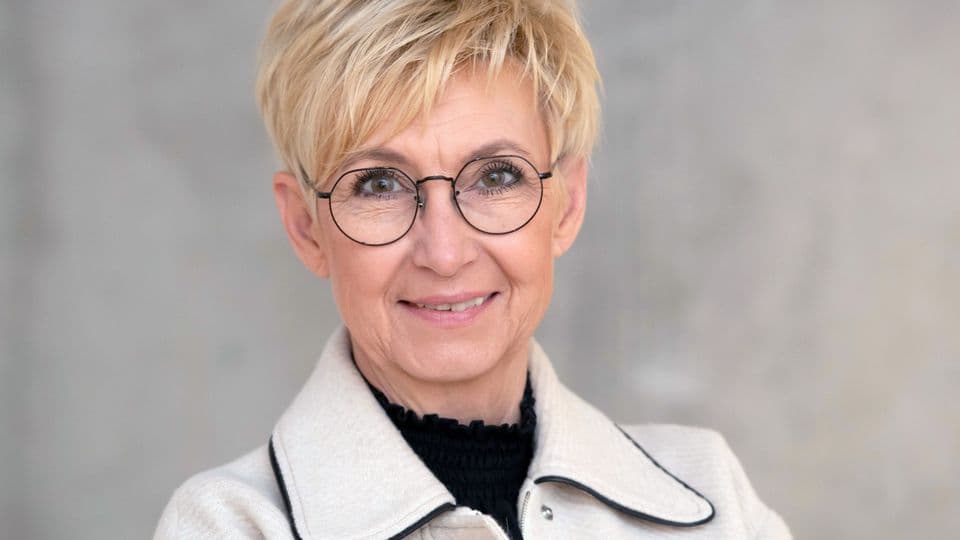 Manuela Härtel-Dören, Präsidentin des Zentralverbands des Deutschen Friseurhandwerks im handwerk.com-Interview.