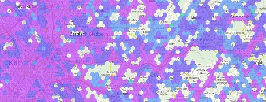 Im selben Gebiet zwischen Bergisch Gladbach und Gummersbach herrscht bei Vodafone eher das 2G- und 3G-Netz vor. Die weißen Flecken in der Karte stehen für Gebiete, in denen keine Messergebnisse vorlagen. 