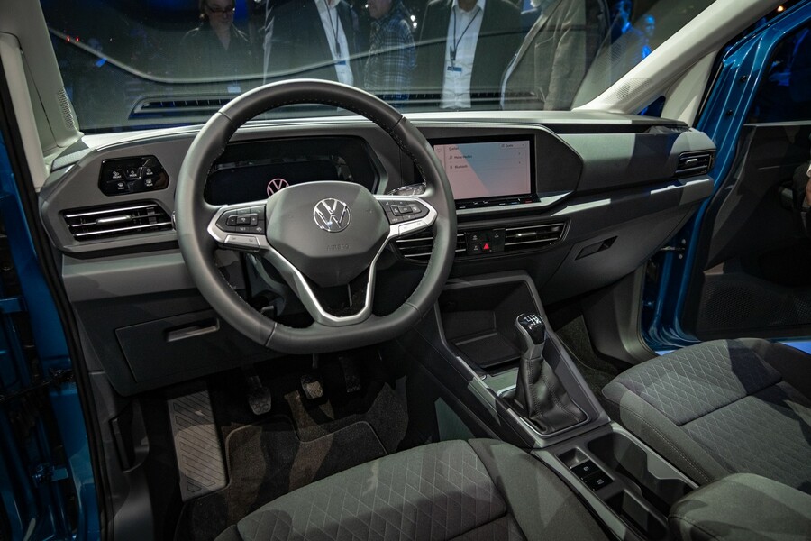 Der Innenraum des Caddy hat sich mit virtuellem Cockpit und schnittigem Design in die Moderne gehievt.