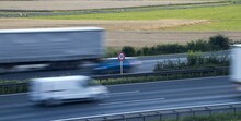 Fortlaufende Geschwindigkeitsüberschreitung ist eine natürlich Handlungseinheit, entschied das OLG Koblenz im Fall eines Autofahrers.