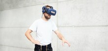 Mit den VR-Kursen von Craftguide sollen nutzer in virtuelle Werkstätten eintauchen. 