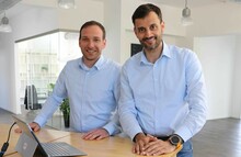 Timm Kröger (li.) und Bastian Hintz, Geschäftsführer bei Roter Kältetechnik