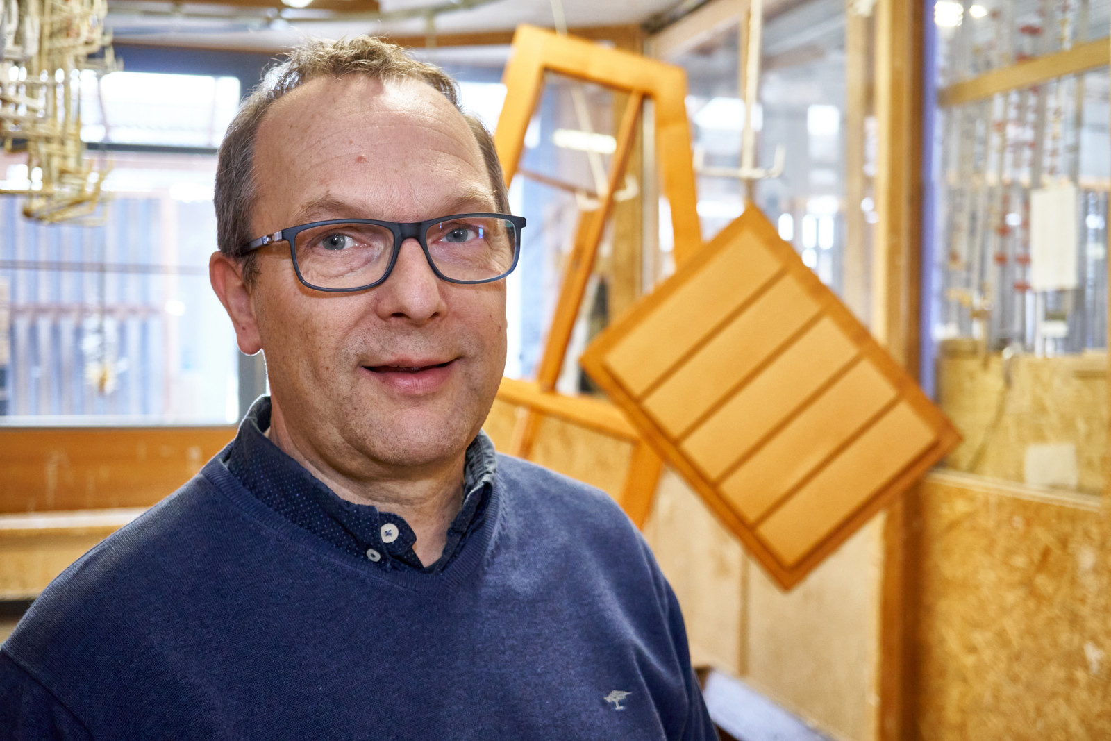 Schreinermeister Marko Prentzel: „Wir fertigen Holzfenster ab 76 Millimeter Dicke. Damit haben wir das bessere Produkt gegenüber dem 68er Holz.“