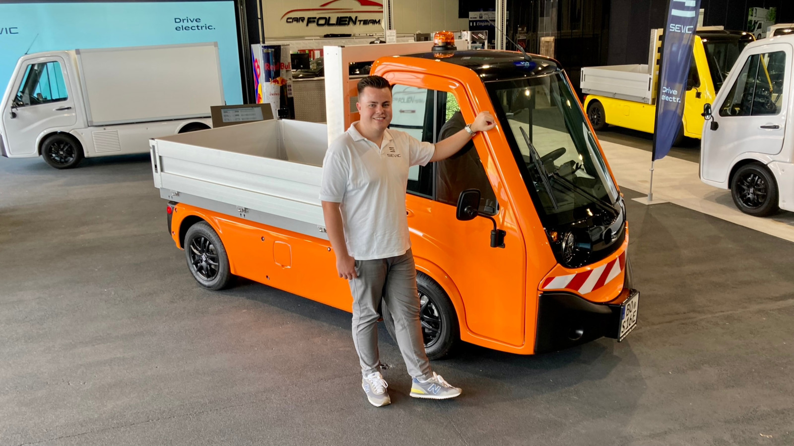 Nils Henkel, Marketing Manager bei Sevic, will mit dem elektrischen Klein-Transporter V500e im „Last Mile“-Segment durchstarten.